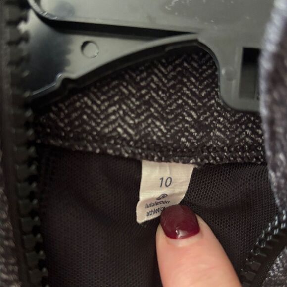 Lululemon Define Jacket
Heathered Herringbone Black  Size 10 - Picture 10 of 11